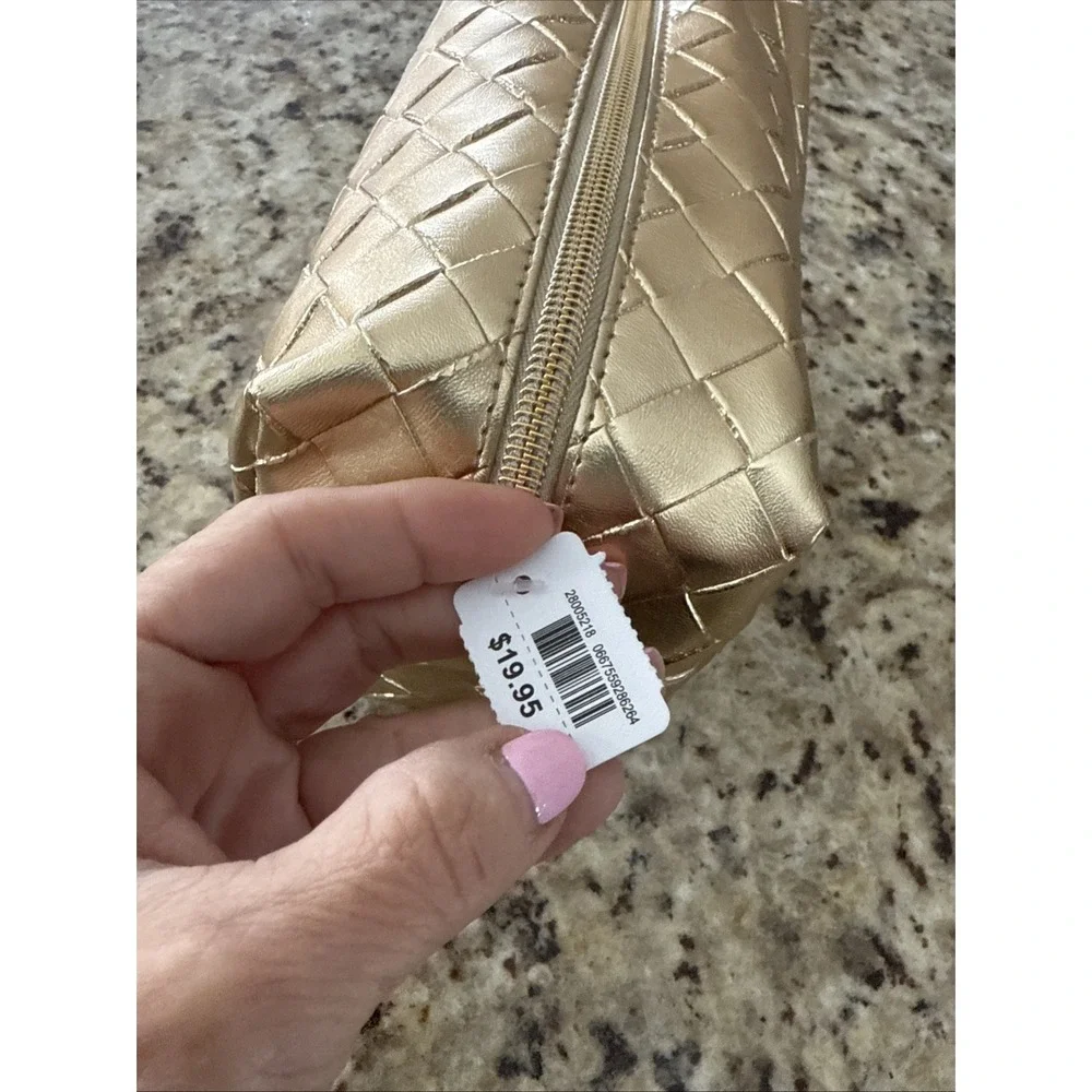 Bath‎ And Body Works Bag. Metallic Gold Woven New. 4090